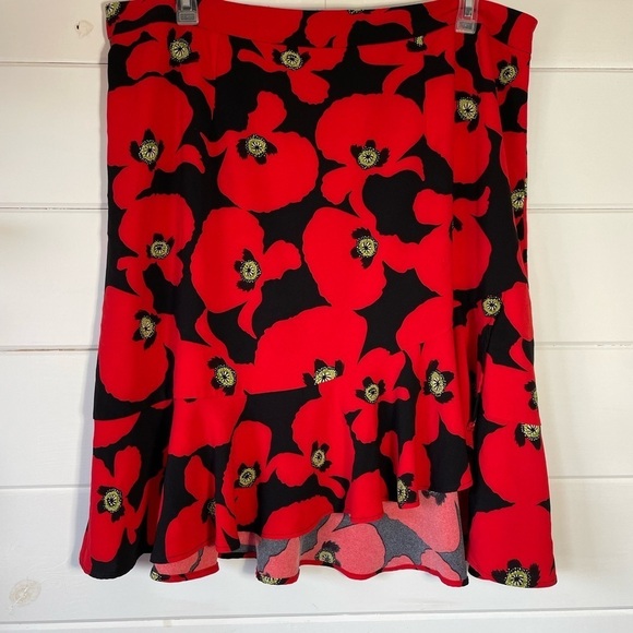 Eloquii Floral Asymmetrical Hem Skirt Red/Black Plus size 22 - Picture 2 of 12